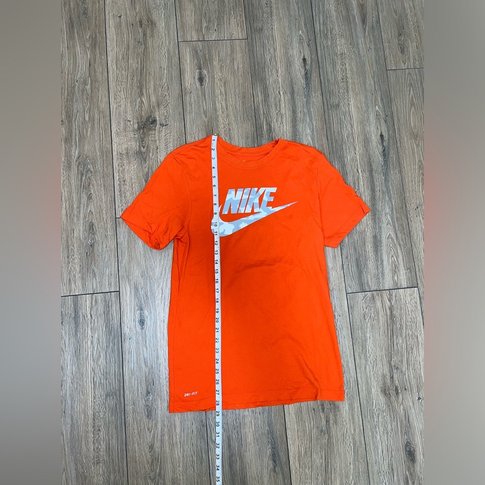 Nike graphic tee